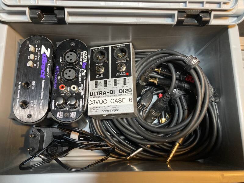 DI Box + Cables DI Box + Cables